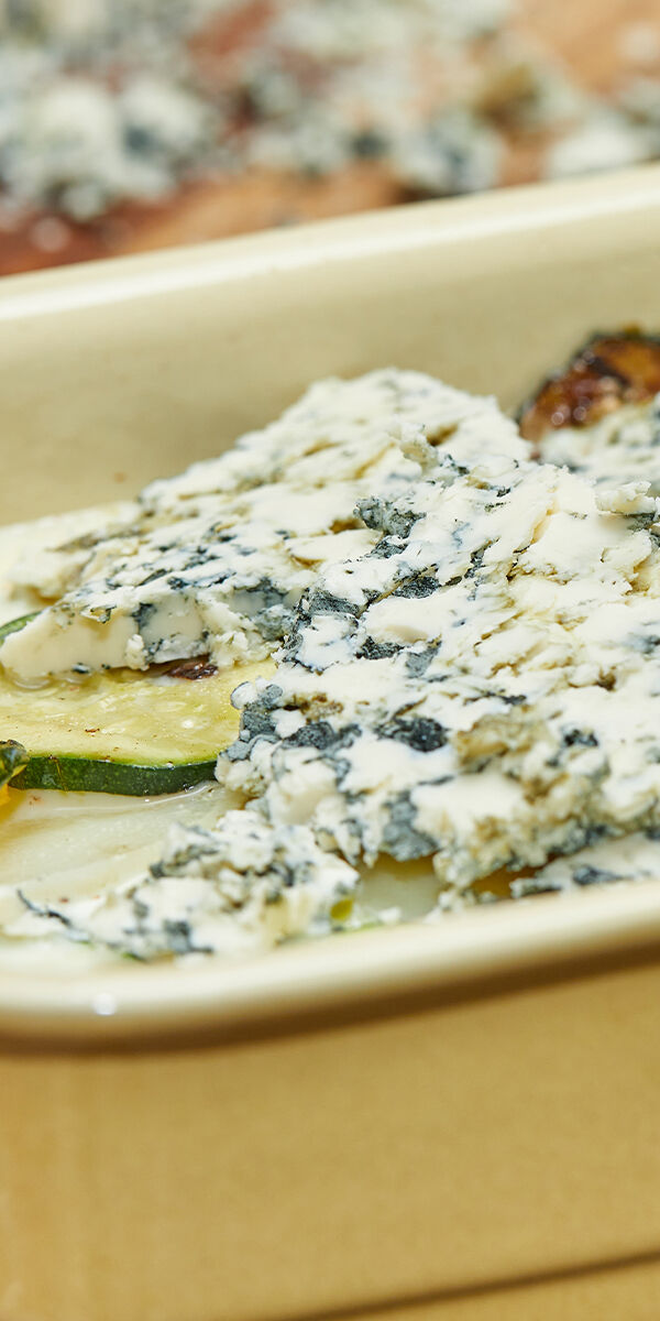 su pelesiniu_600x1200