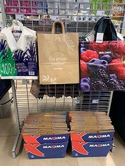 „Maxima“ naujus popierinius maišelius siunčia į geras rankas
